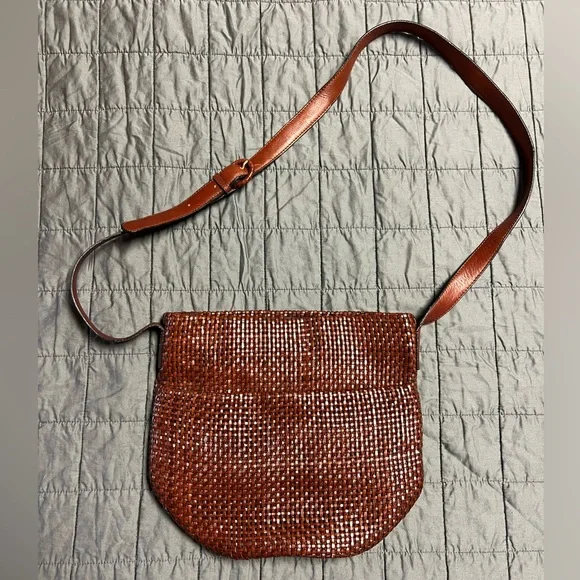 Americana by Sharif — Woven Leather Crossbody Bag - Picture 7 of 8